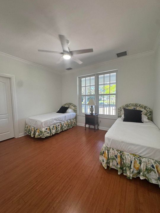 For Rent: $15,000 (6 beds, 4 baths, 3928 Square Feet)