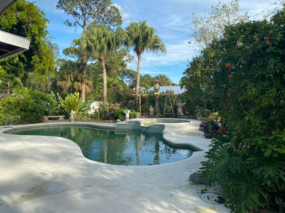 For Sale: $592,000 (3 beds, 2 baths, 1807 Square Feet)