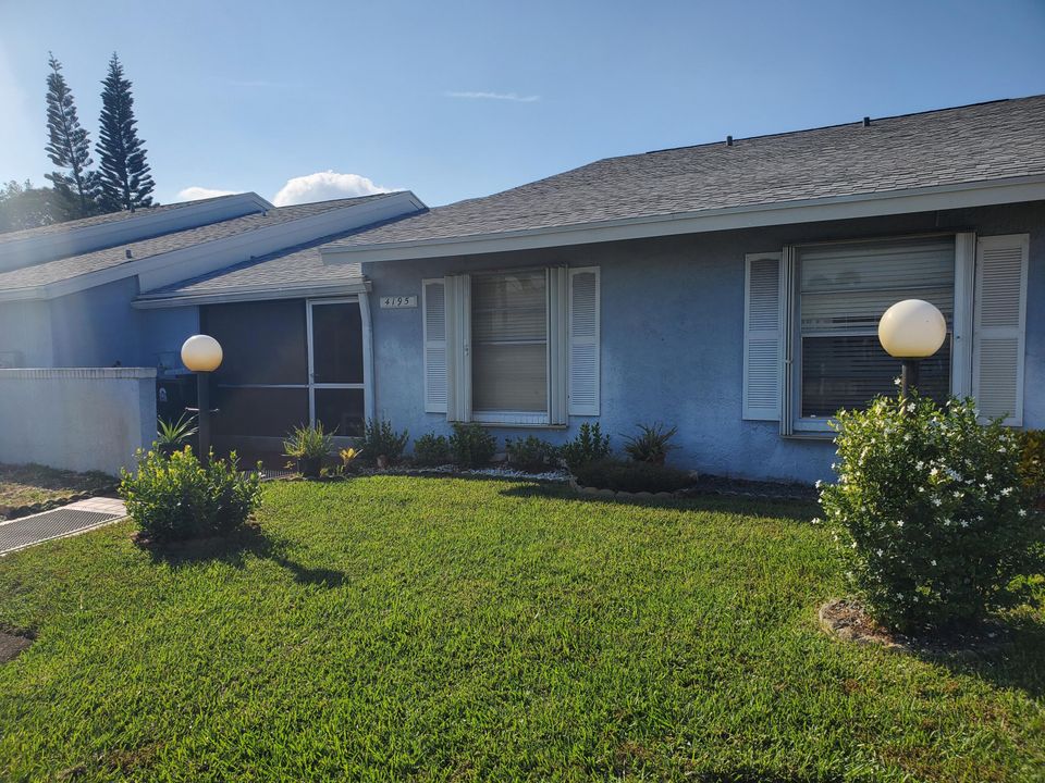 En Venta: $220,000 (2 camas, 2 baños, 1251 Pies cuadrados)