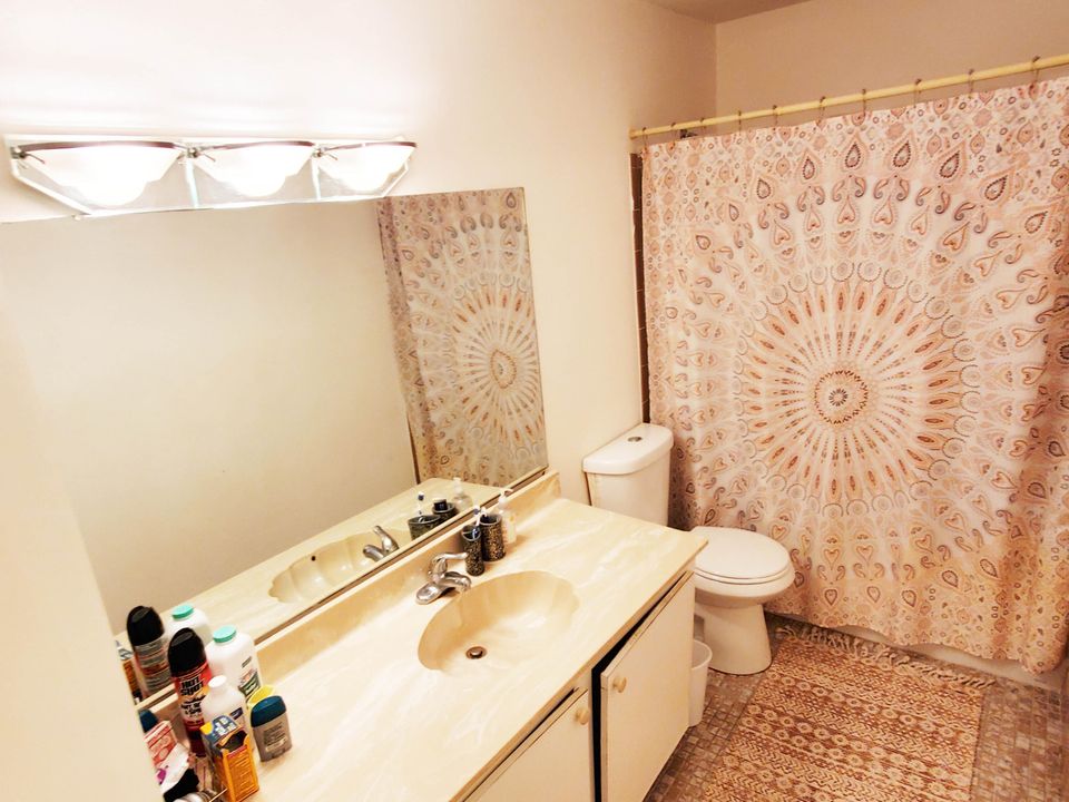 En Venta: $220,000 (2 camas, 2 baños, 1251 Pies cuadrados)