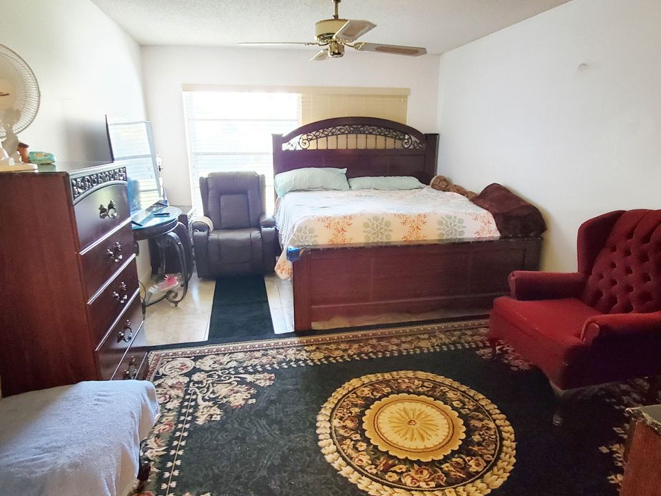 En Venta: $220,000 (2 camas, 2 baños, 1251 Pies cuadrados)