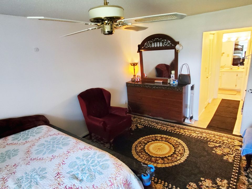 En Venta: $220,000 (2 camas, 2 baños, 1251 Pies cuadrados)