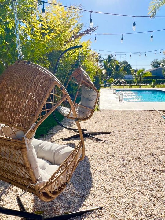 出租: $11,900 (4 贝兹, 2 浴室, 1649 平方英尺)