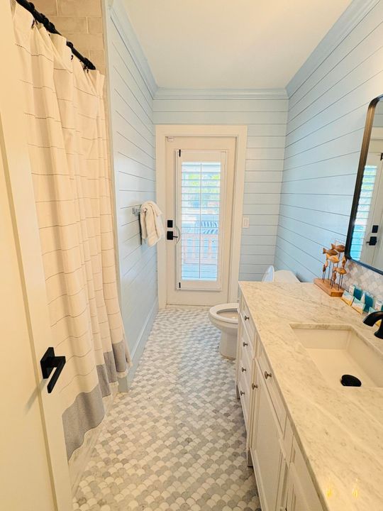 出租: $11,900 (4 贝兹, 2 浴室, 1649 平方英尺)