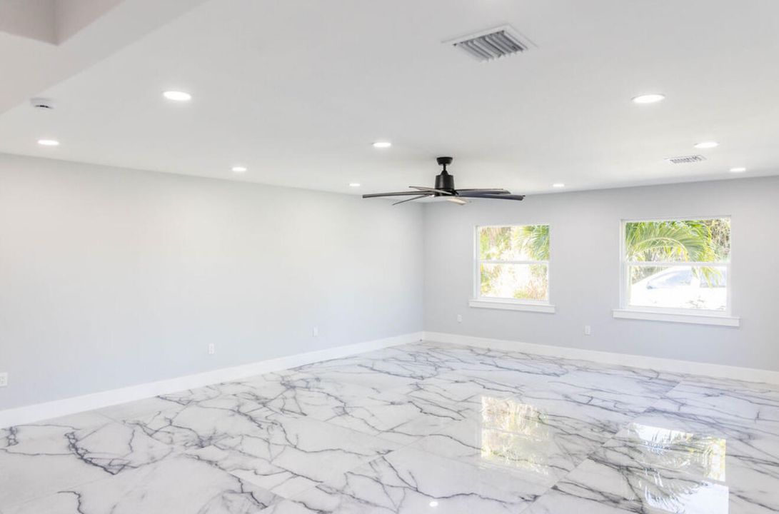 На продажу: $949,000 (6 спален, 4 ванн, 3437 Квадратных фут)