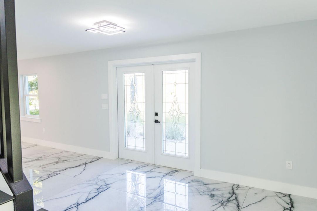 На продажу: $949,000 (6 спален, 4 ванн, 3437 Квадратных фут)