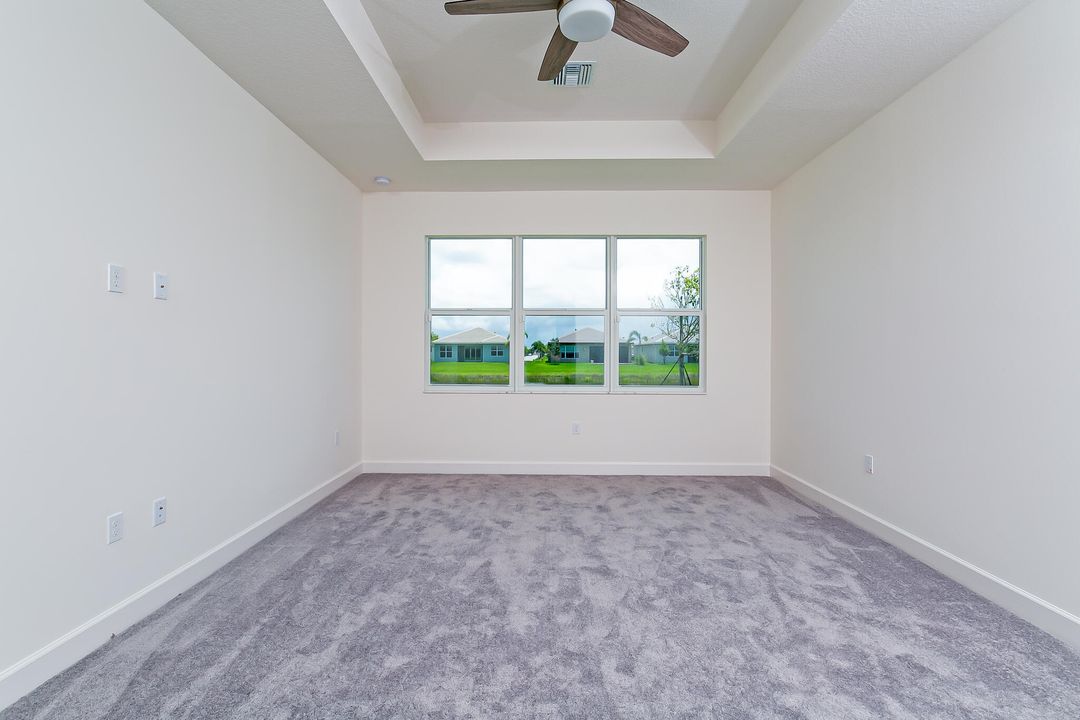 出租: $4,400 (4 贝兹, 3 浴室, 2358 平方英尺)