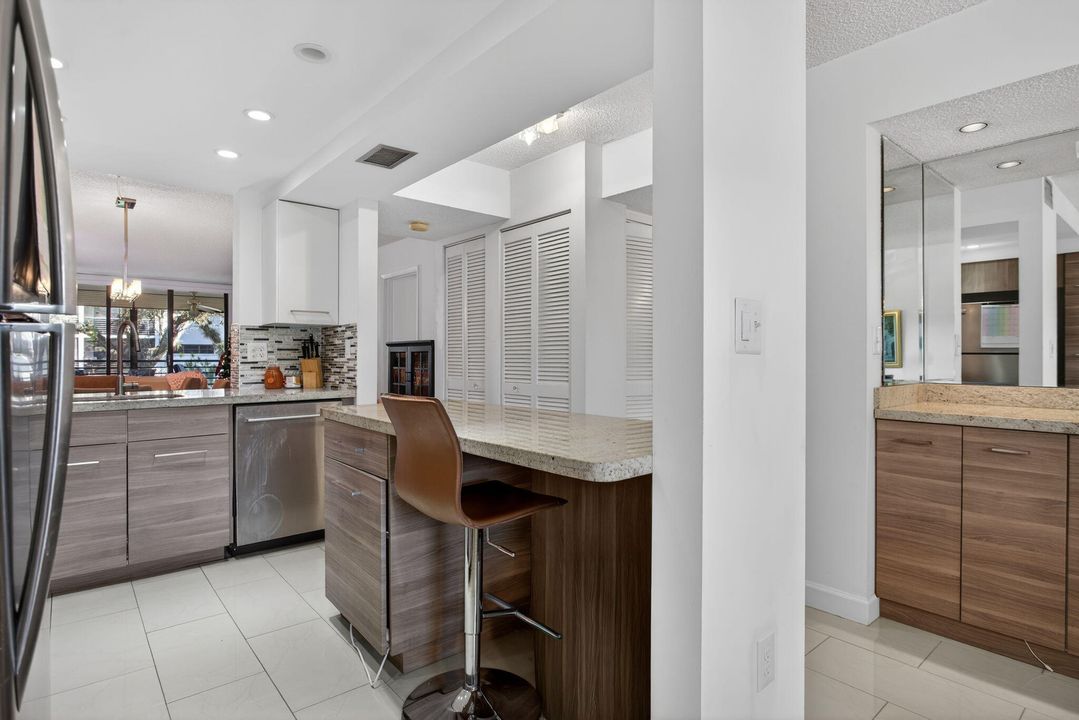 For Sale: $260,000 (2 beds, 2 baths, 1215 Square Feet)