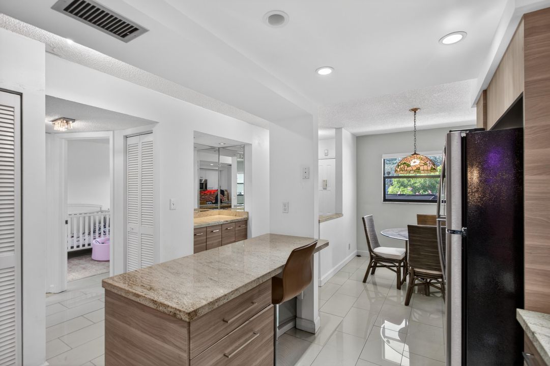 For Sale: $260,000 (2 beds, 2 baths, 1215 Square Feet)