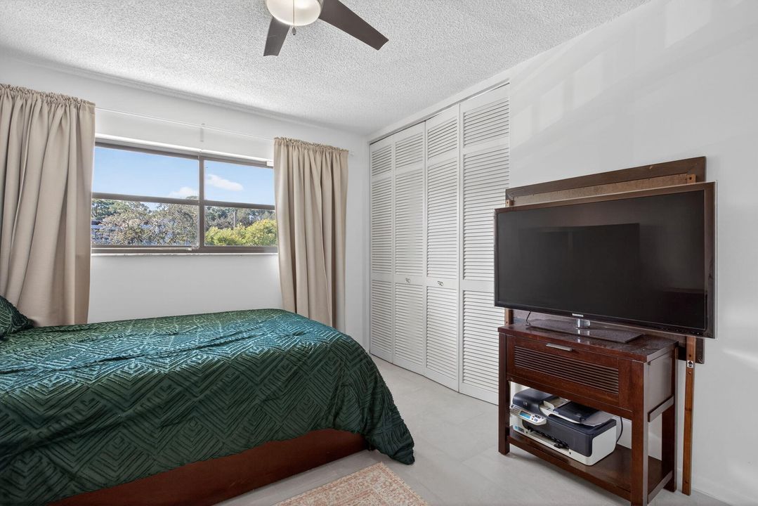 For Sale: $260,000 (2 beds, 2 baths, 1215 Square Feet)