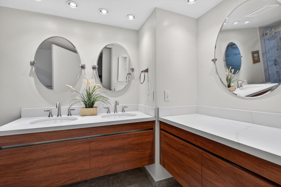 For Sale: $260,000 (2 beds, 2 baths, 1215 Square Feet)