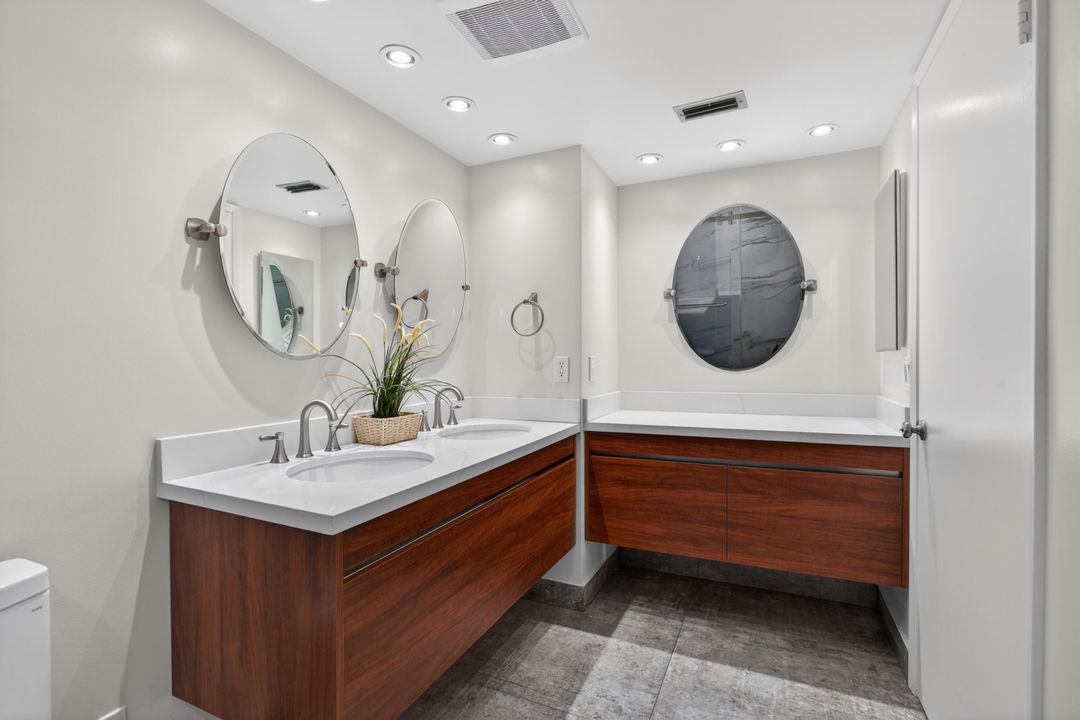 For Sale: $260,000 (2 beds, 2 baths, 1215 Square Feet)