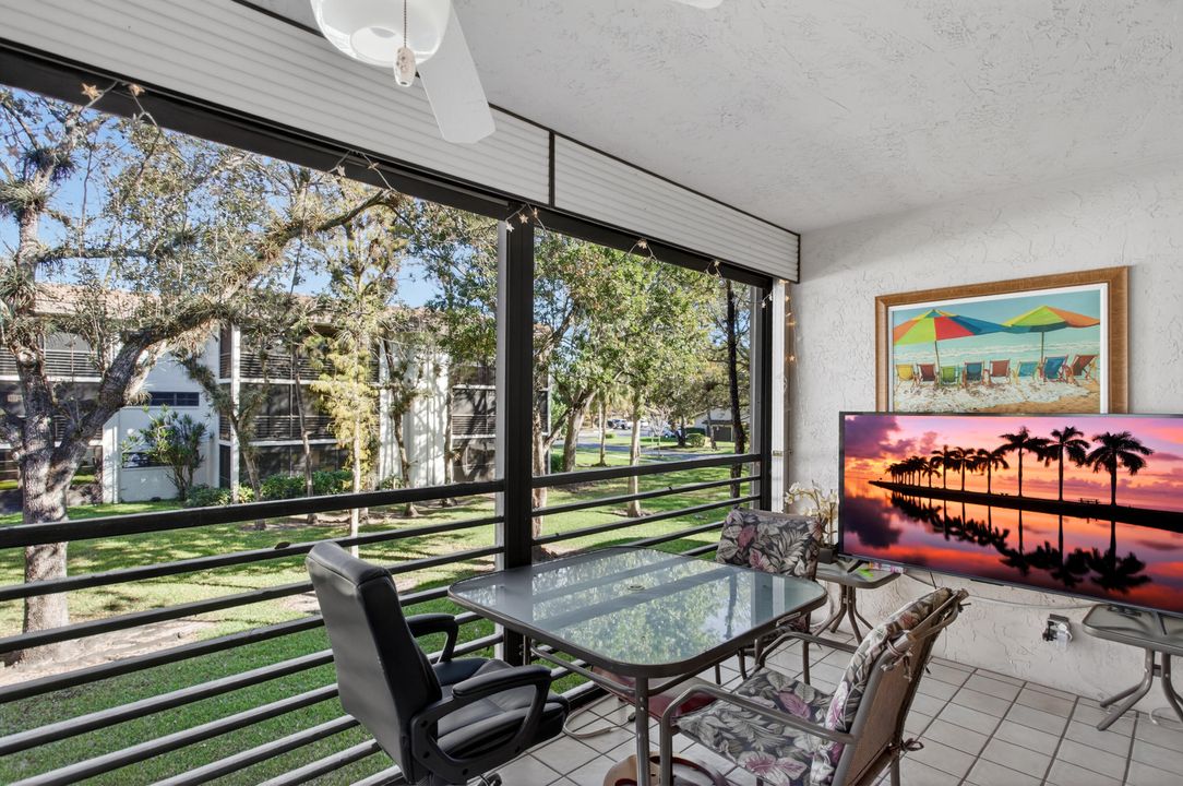 For Sale: $260,000 (2 beds, 2 baths, 1215 Square Feet)