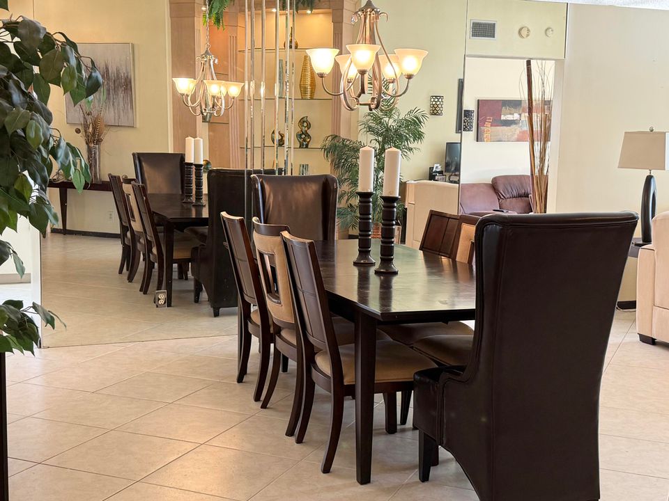 En Venta: $720,000 (4 camas, 2 baños, 2177 Pies cuadrados)