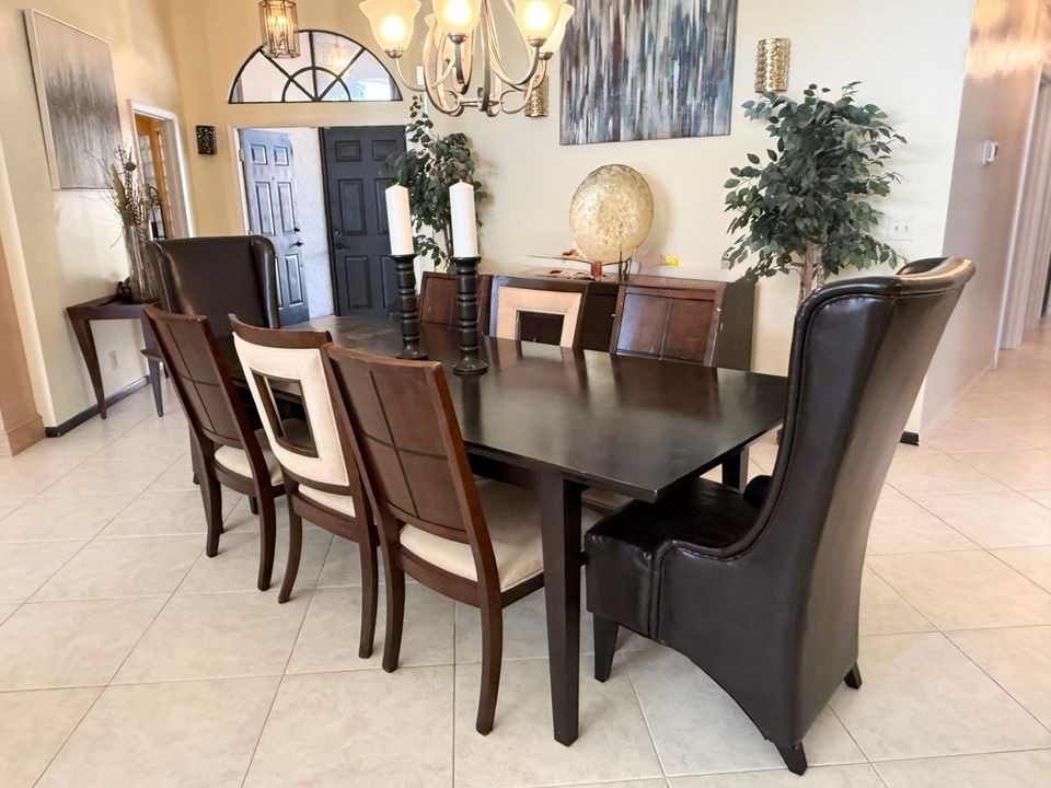 En Venta: $720,000 (4 camas, 2 baños, 2177 Pies cuadrados)