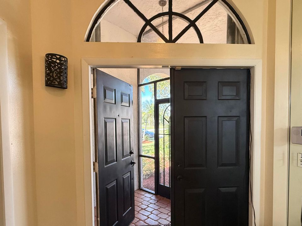 En Venta: $720,000 (4 camas, 2 baños, 2177 Pies cuadrados)