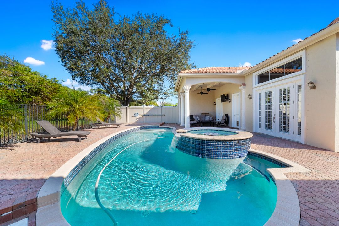 For Sale: $825,000 (3 beds, 3 baths, 2151 Square Feet)