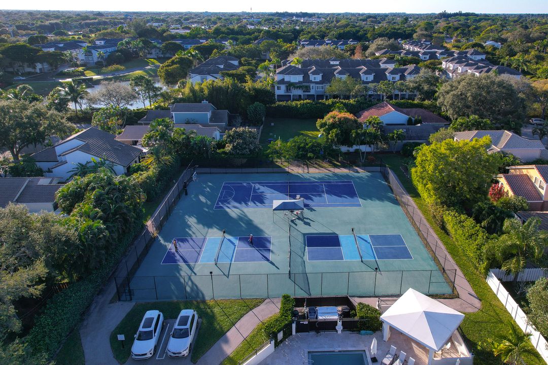 For Sale: $825,000 (3 beds, 3 baths, 2151 Square Feet)