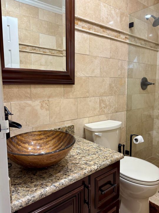 出租: $1,900 (2 贝兹, 2 浴室, 883 平方英尺)