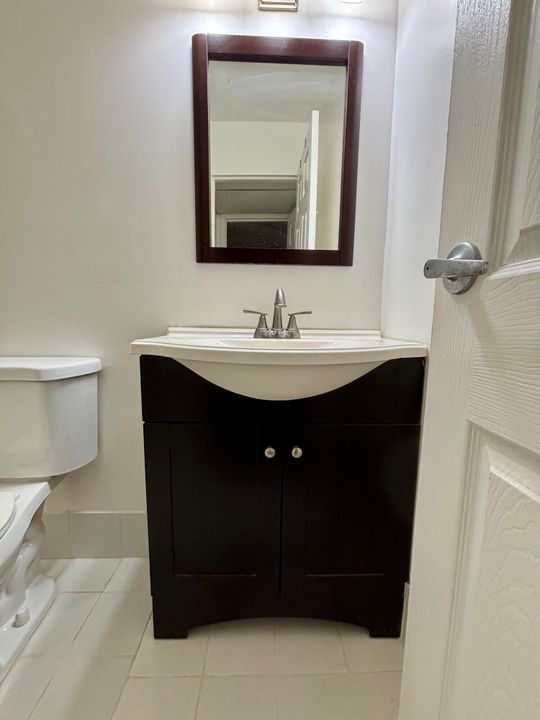 出租: $1,900 (2 贝兹, 2 浴室, 883 平方英尺)