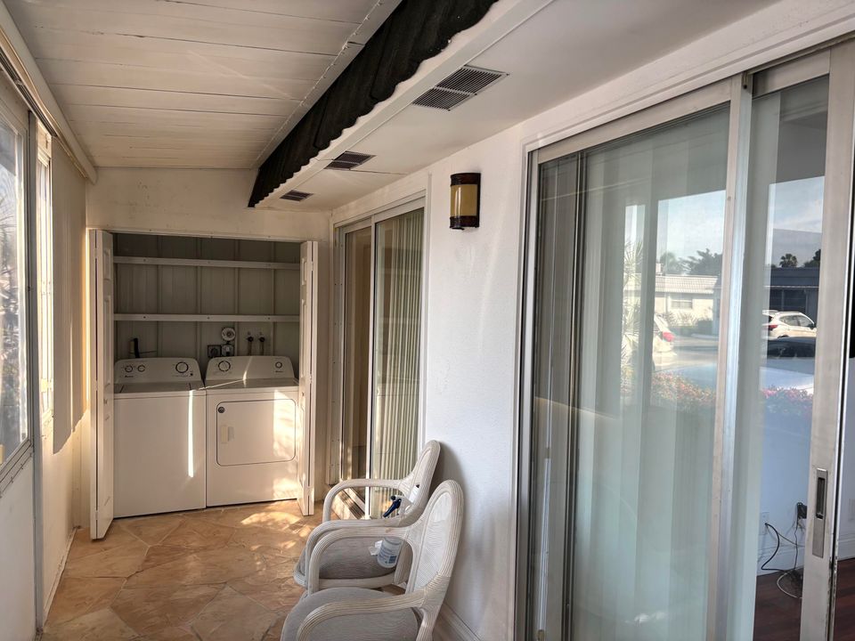 出租: $1,900 (2 贝兹, 2 浴室, 883 平方英尺)