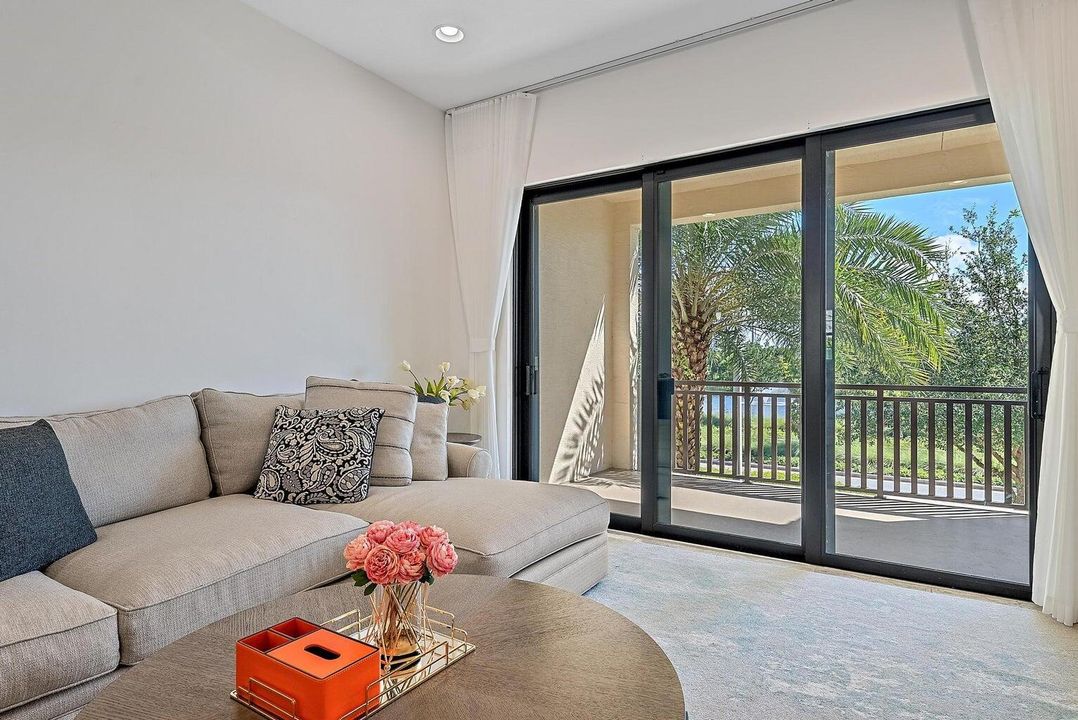 For Rent: $5,200 (3 beds, 3 baths, 2252 Square Feet)