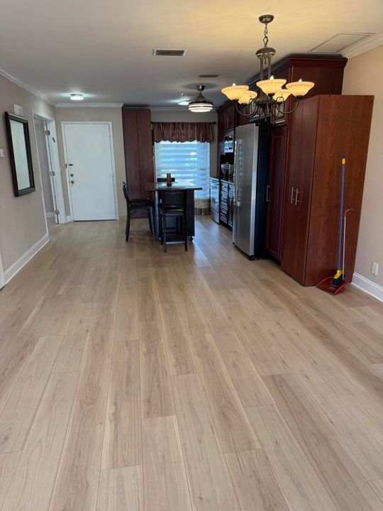 出租: $2,000 (2 贝兹, 2 浴室, 908 平方英尺)