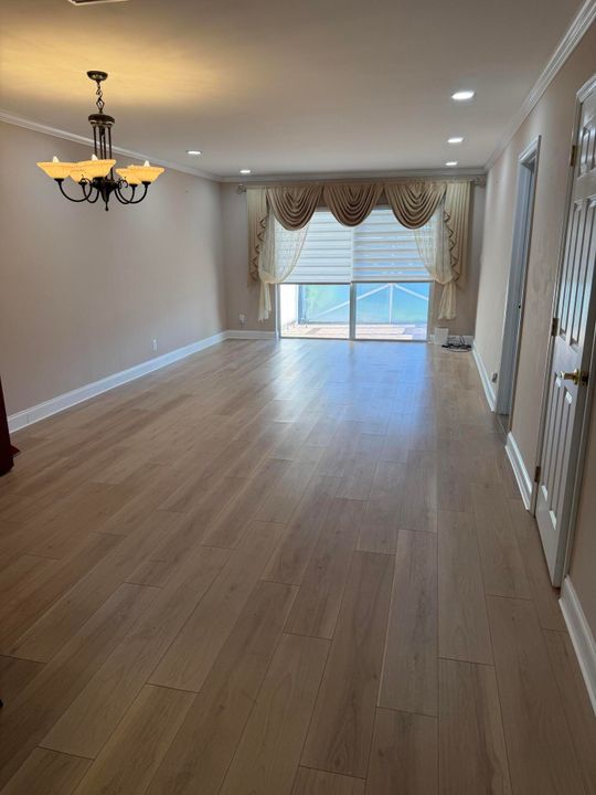 出租: $2,000 (2 贝兹, 2 浴室, 908 平方英尺)