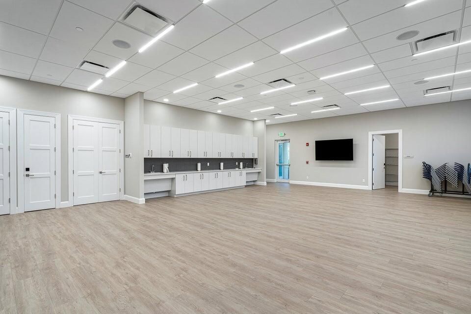 For Sale: $599,000 (3 beds, 2 baths, 2097 Square Feet)