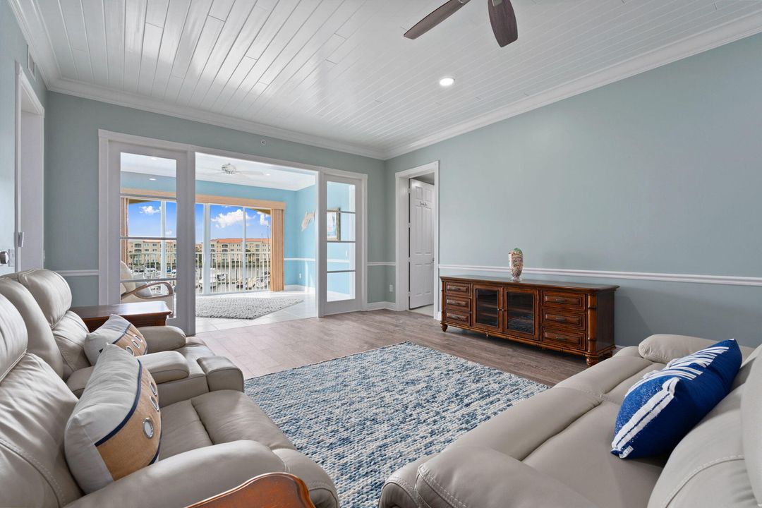 待售: $449,000 (2 贝兹, 2 浴室, 1989 平方英尺)