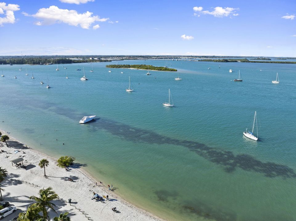 待售: $449,000 (2 贝兹, 2 浴室, 1989 平方英尺)