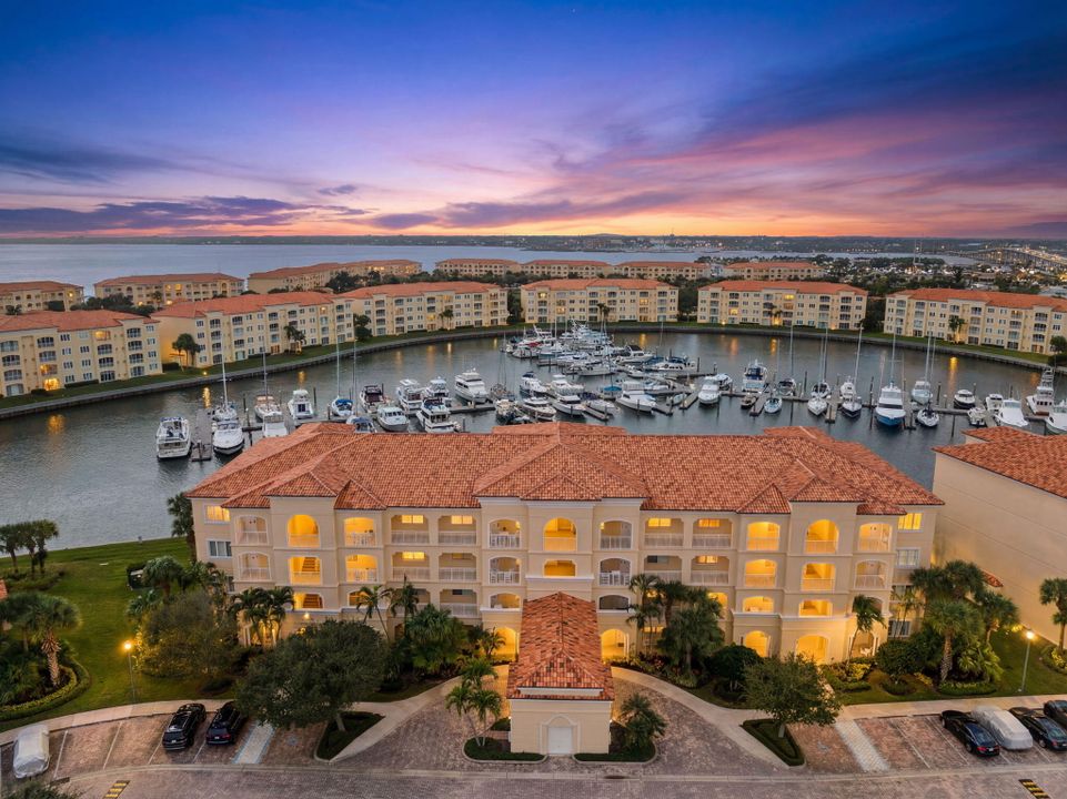 待售: $449,000 (2 贝兹, 2 浴室, 1989 平方英尺)