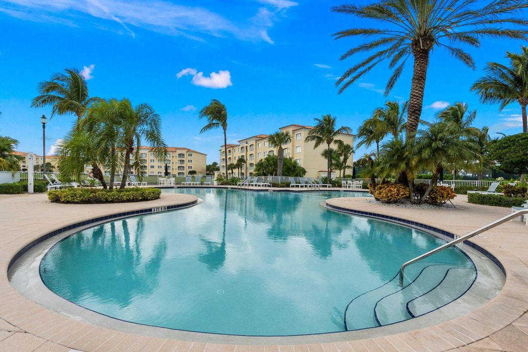 待售: $449,000 (2 贝兹, 2 浴室, 1989 平方英尺)