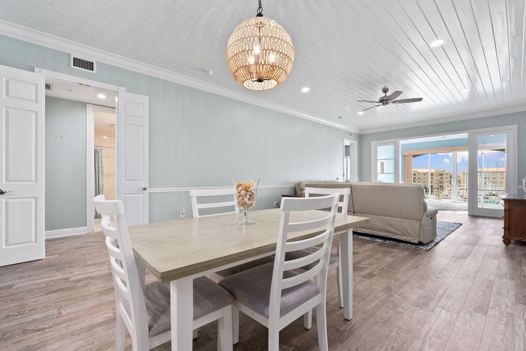 待售: $449,000 (2 贝兹, 2 浴室, 1989 平方英尺)