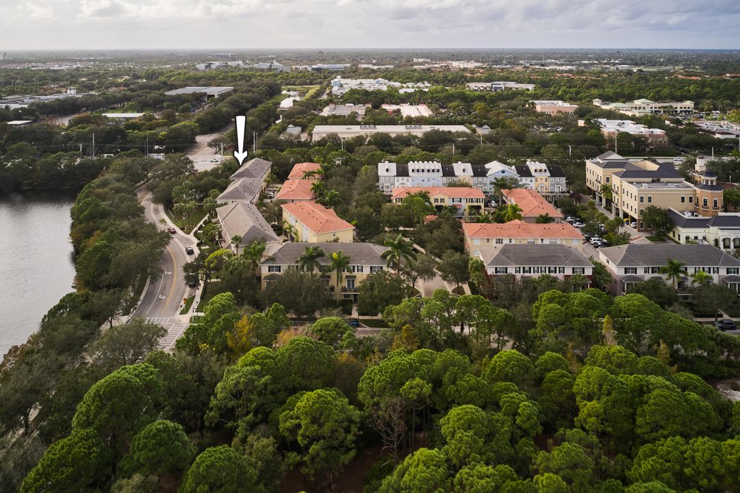 待售: $459,900 (2 贝兹, 2 浴室, 1700 平方英尺)