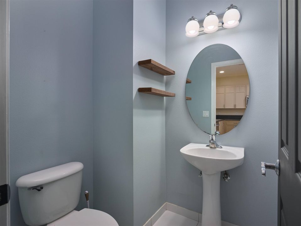 待售: $459,900 (2 贝兹, 2 浴室, 1700 平方英尺)