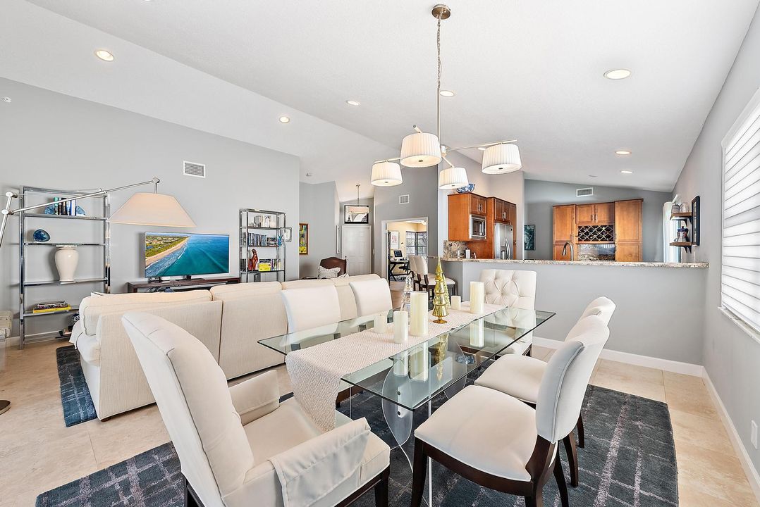 На продажу: $669,000 (3 спален, 2 ванн, 1730 Квадратных фут)