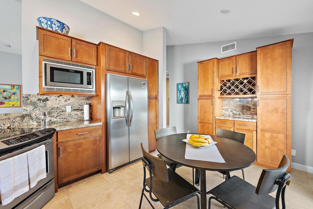 На продажу: $669,000 (3 спален, 2 ванн, 1730 Квадратных фут)