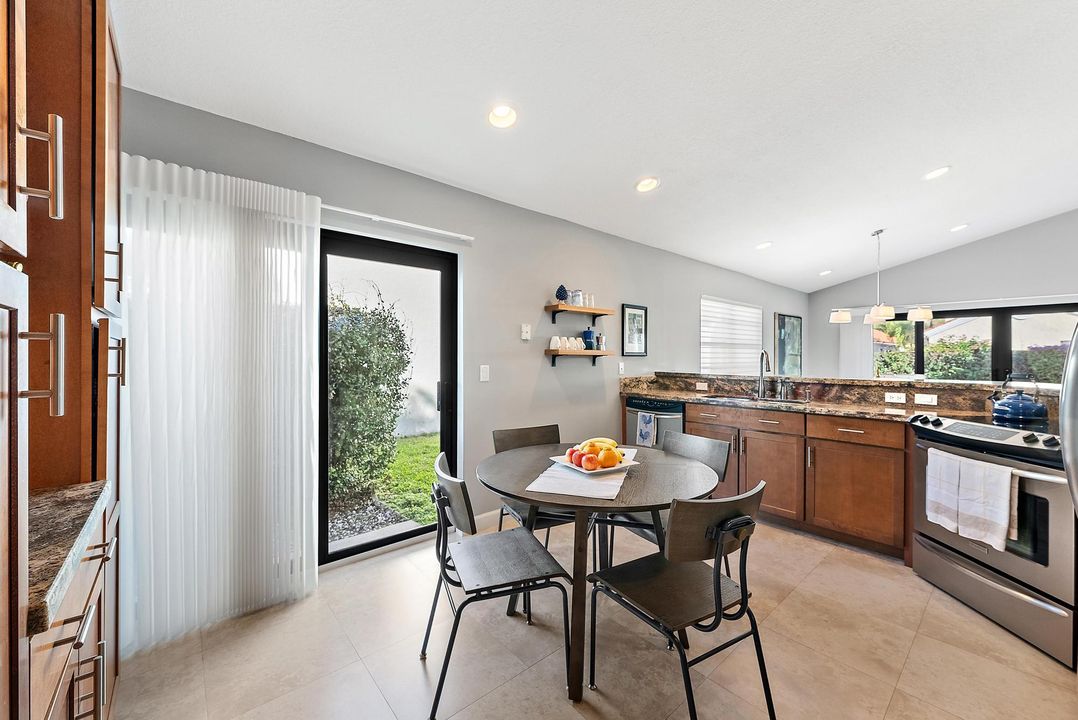 На продажу: $669,000 (3 спален, 2 ванн, 1730 Квадратных фут)