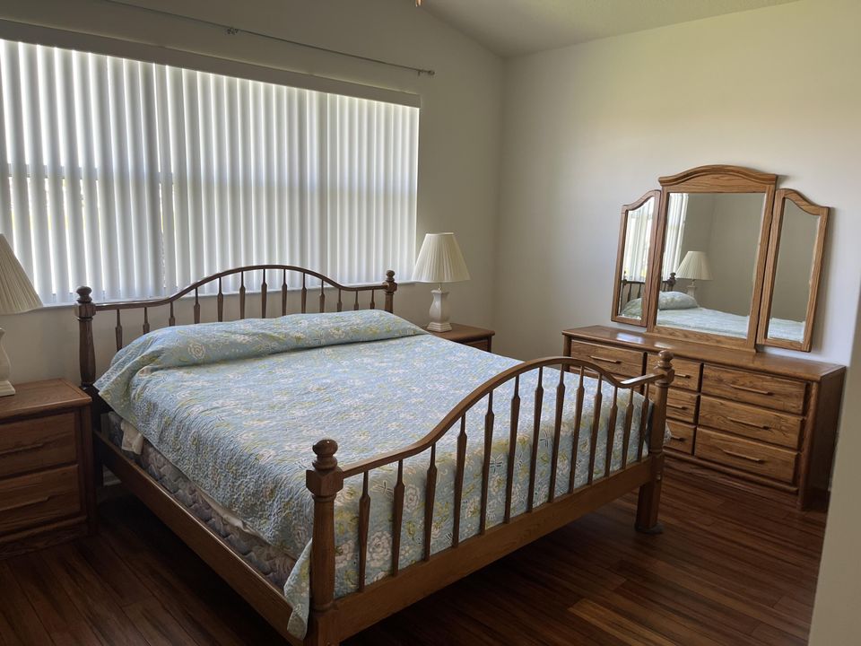 For Rent: $2,900 (2 beds, 2 baths, 1661 Square Feet)