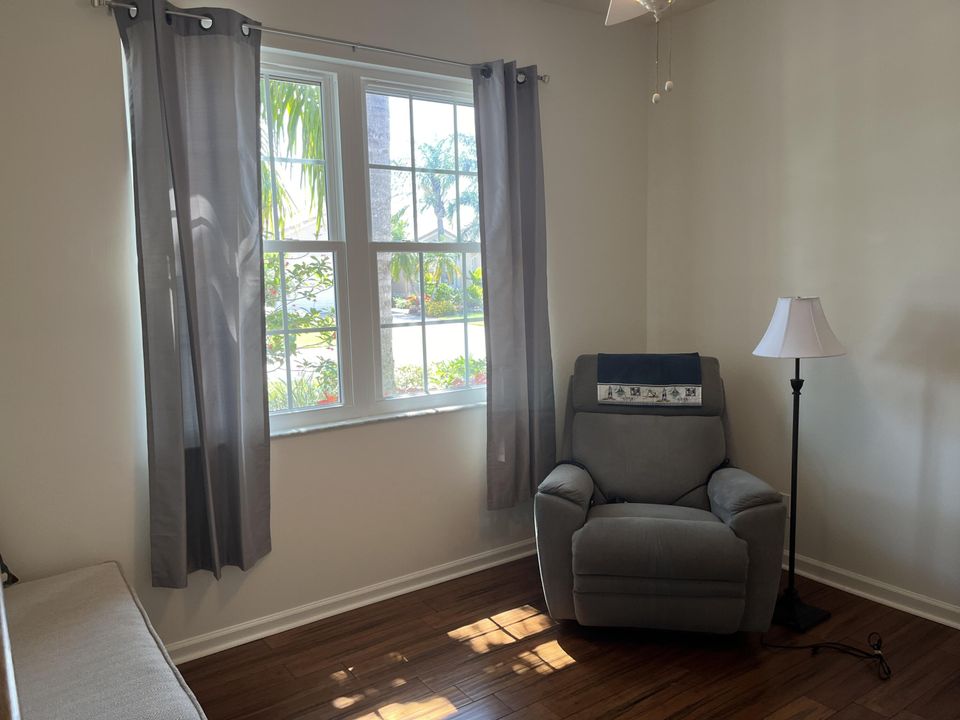 For Rent: $2,900 (2 beds, 2 baths, 1661 Square Feet)