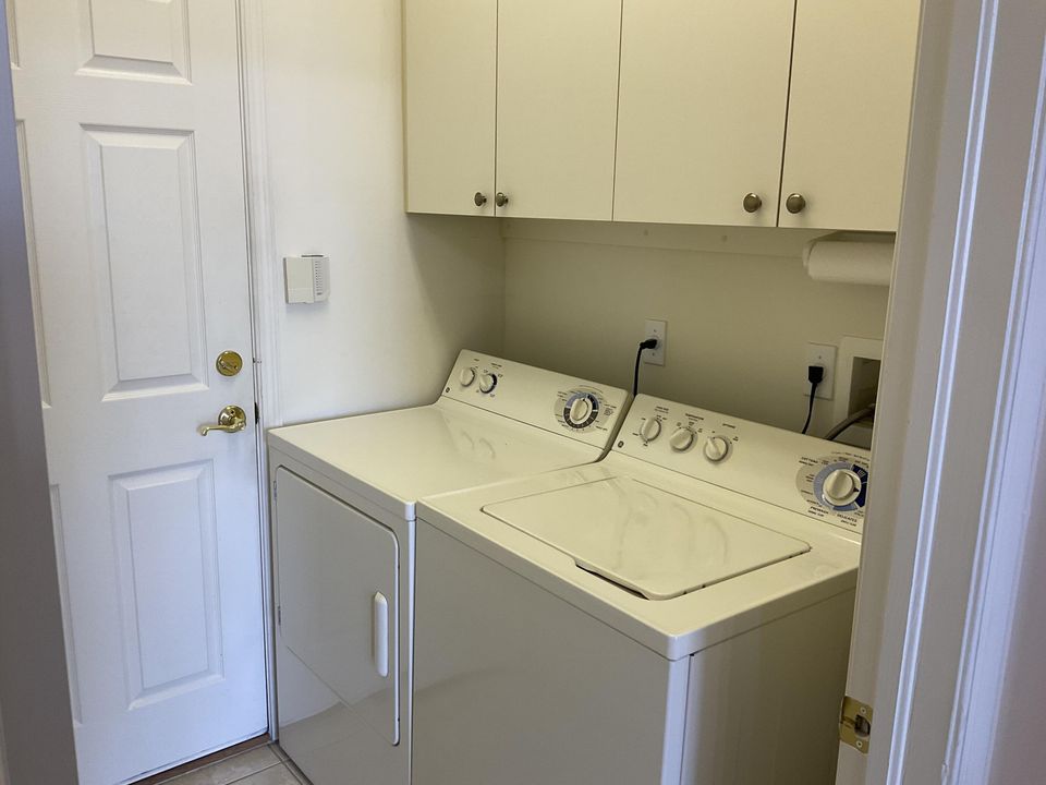 For Rent: $2,900 (2 beds, 2 baths, 1661 Square Feet)