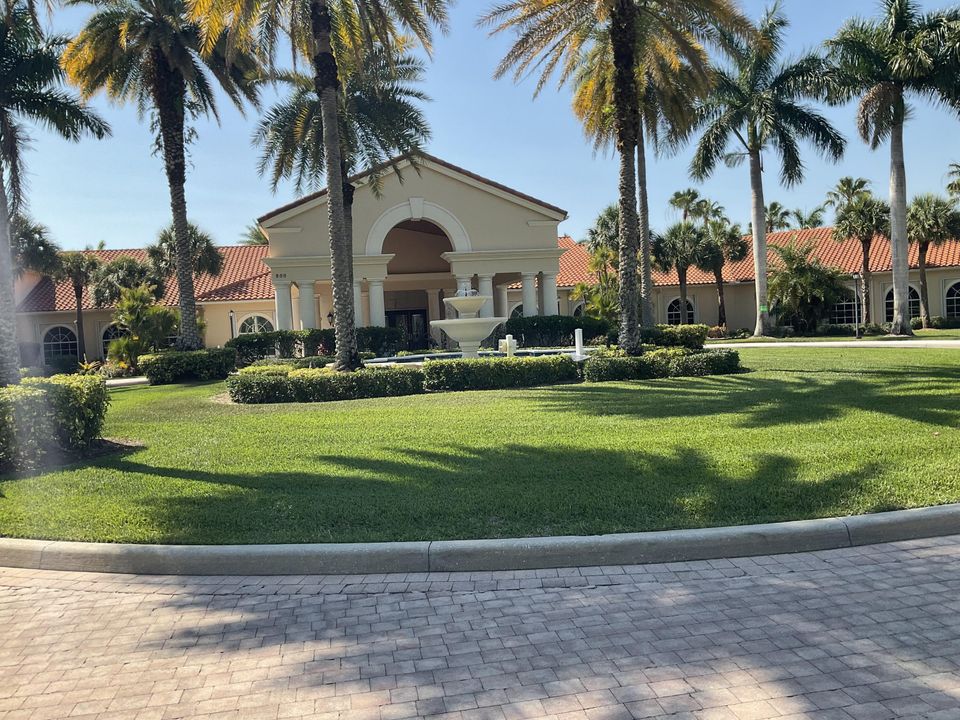 For Rent: $2,900 (2 beds, 2 baths, 1661 Square Feet)