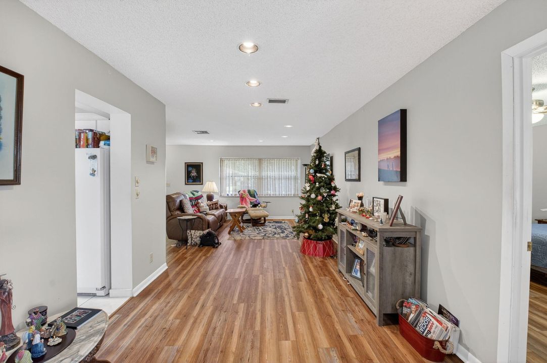 En Venta: $395,000 (2 camas, 2 baños, 1692 Pies cuadrados)