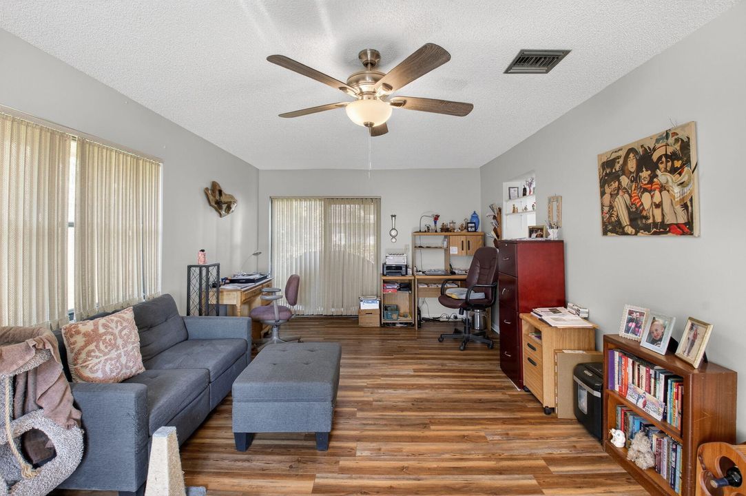 En Venta: $395,000 (2 camas, 2 baños, 1692 Pies cuadrados)