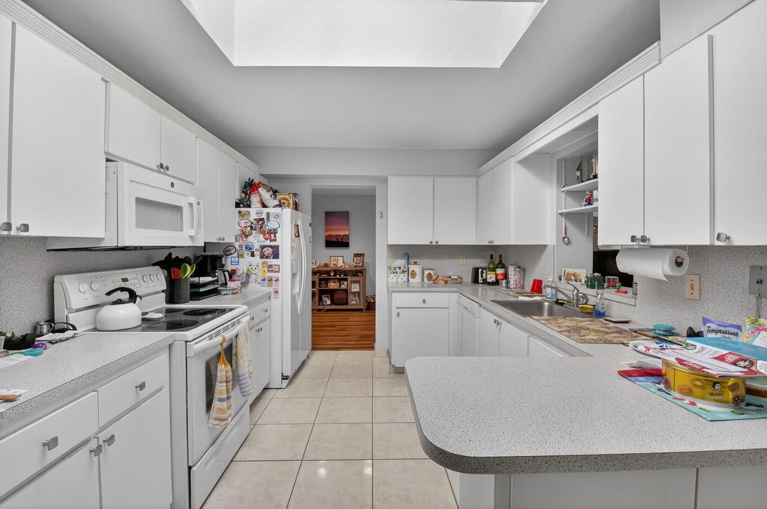 En Venta: $395,000 (2 camas, 2 baños, 1692 Pies cuadrados)