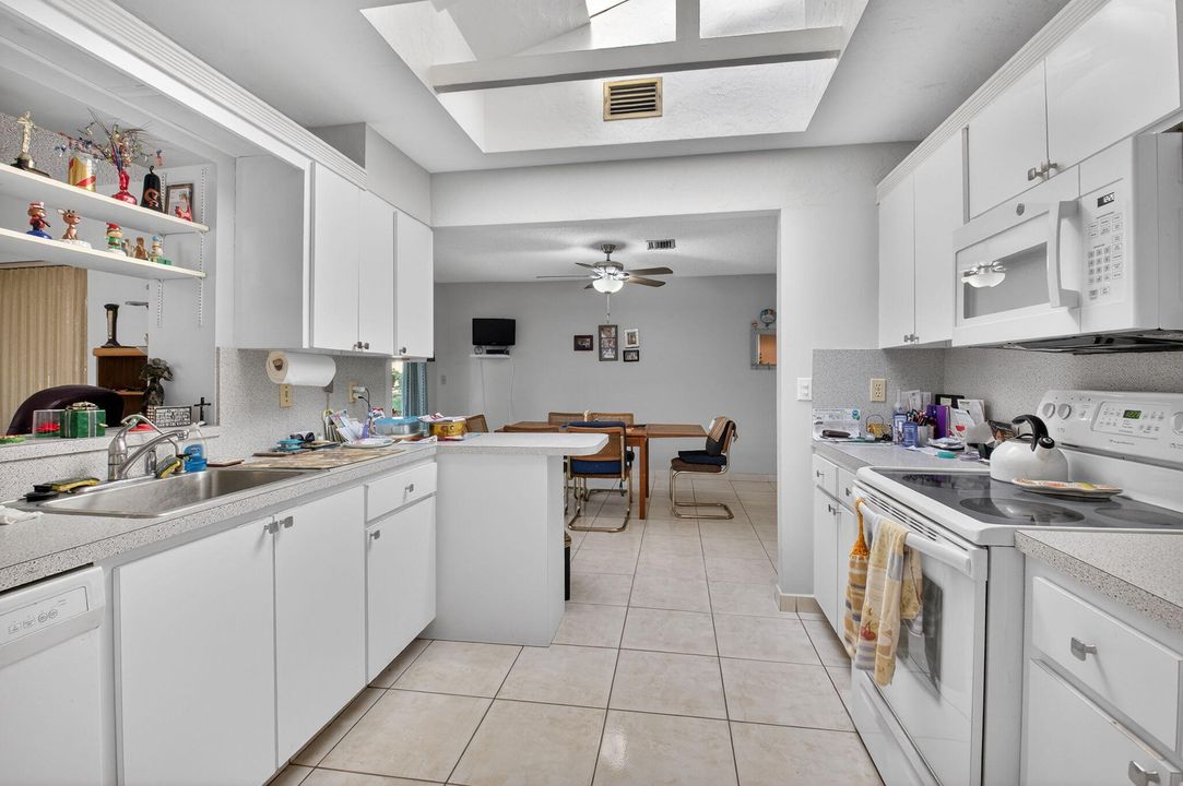 En Venta: $395,000 (2 camas, 2 baños, 1692 Pies cuadrados)