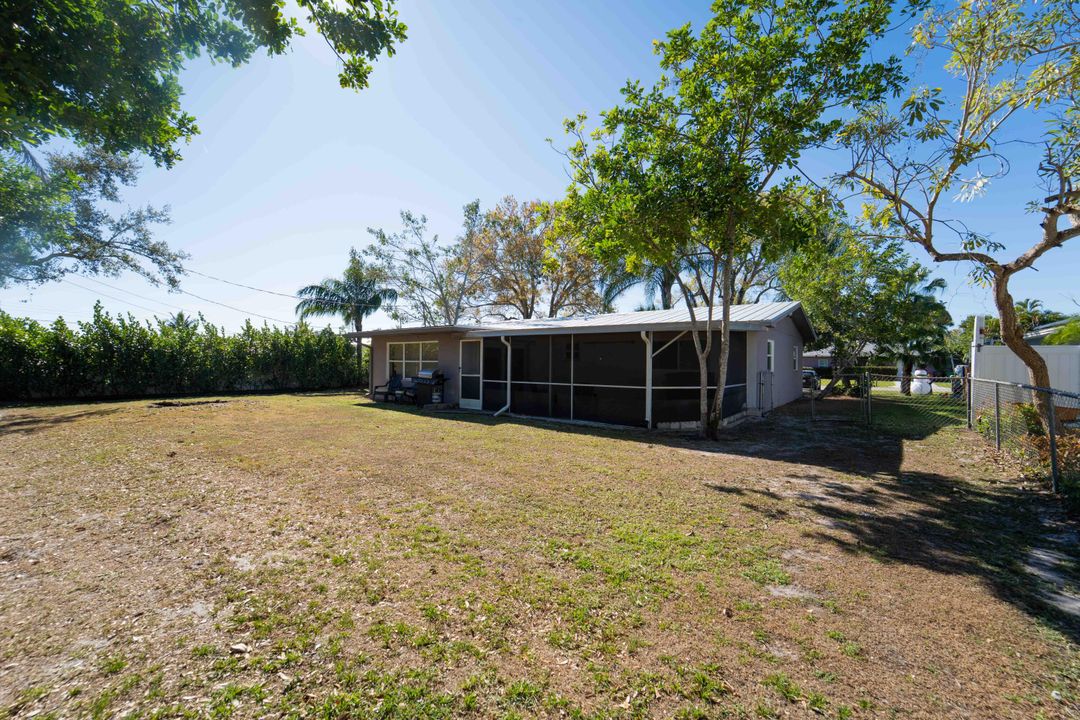 For Sale: $365,000 (3 beds, 2 baths, 1328 Square Feet)