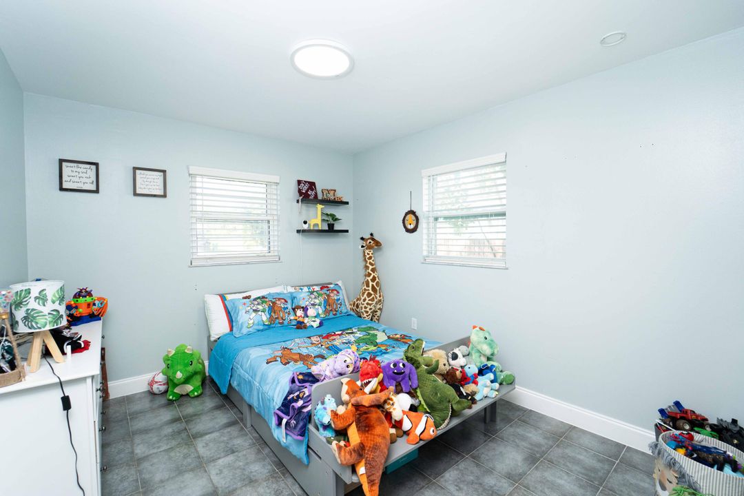 For Sale: $365,000 (3 beds, 2 baths, 1328 Square Feet)