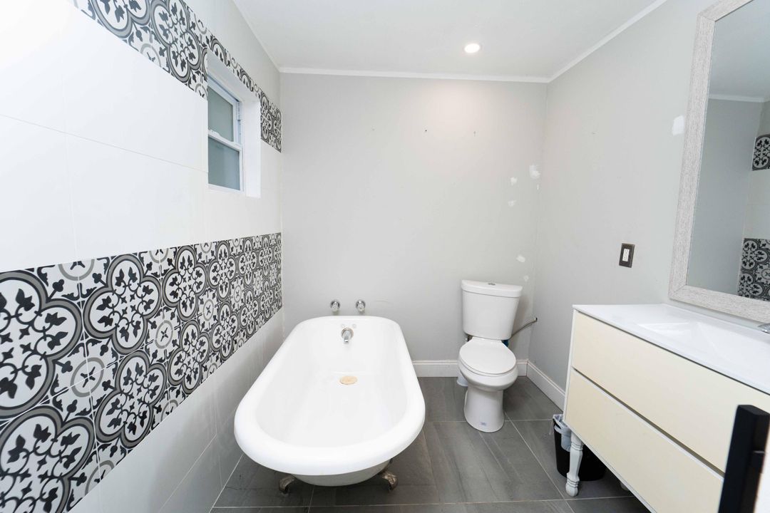 For Sale: $365,000 (3 beds, 2 baths, 1328 Square Feet)